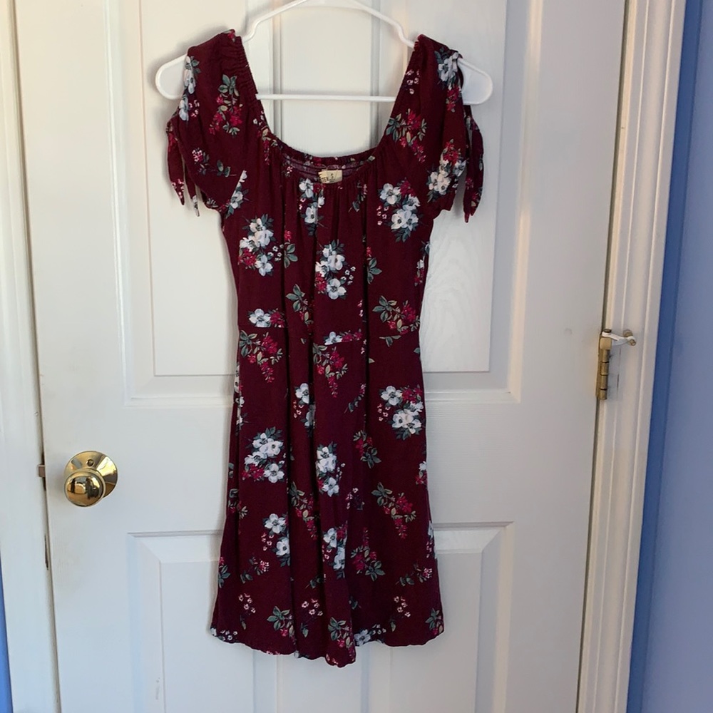Hollister maroon summer dress - size S